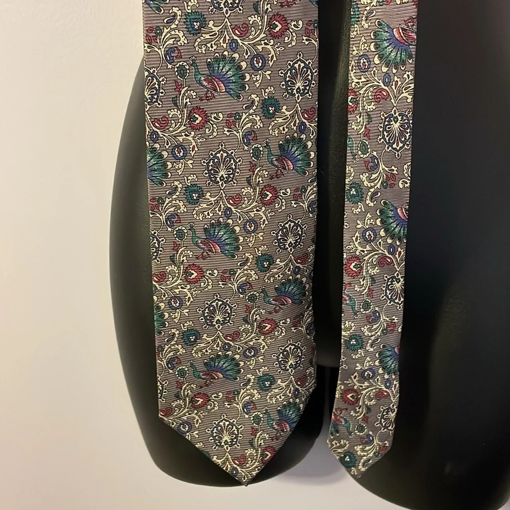 Christian Dior Monsieur Gray Peacock Floral Design Silk Made in Italy Necktie